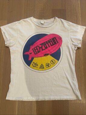 Led Zeppelin distressed graphic tee
